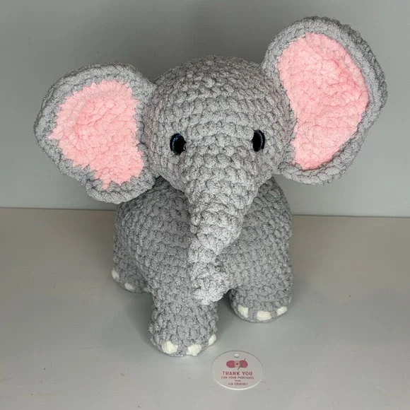 Sparkly crochet elephant plush - Picture 8 of 9